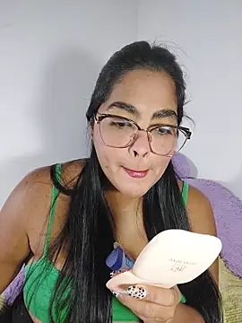 Snapshot of missmelissa_ chatting on 5, 2, 2026 missmelissa online show from 5, 2, 2026