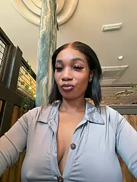 Snapshot of __Nessa__ chatting on 17, 7, 2026 Nessa online show from 17, 7, 2026