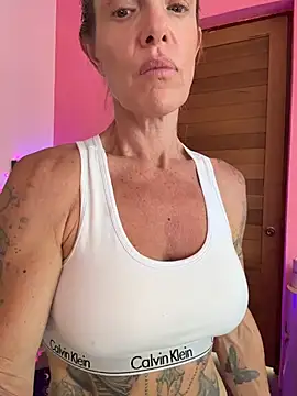 Snapshot of mommyselenafit_ chatting on 28, 6, 2026 mommyselenafit online show from 28, 6, 2026