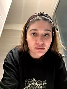 Snapshot of IrisBlues chatting on 13, 11, 2025 IrisBlues online show from 13, 11, 2025