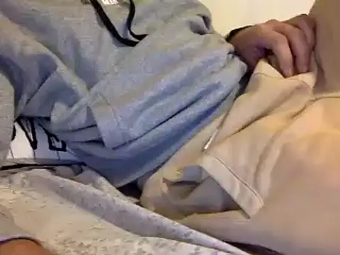 Snapshot of BADGUY2021 chatting on 20, 12, 2024 BADGUY2021 online show from 20, 12, 2024