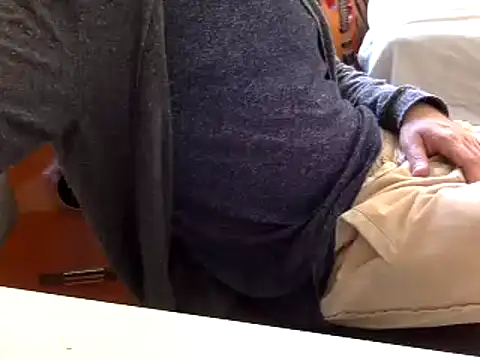 Snapshot of BADGUY2021 chatting on 3, 1, 2025 BADGUY2021 online show from 3, 1, 2025