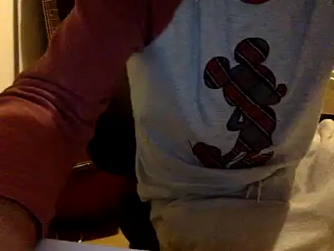 Snapshot of BADGUY2021 chatting on 12, 1, 2025 BADGUY2021 online show from 12, 1, 2025