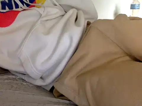 Snapshot of BADGUY2021 chatting on 21, 2, 2025 BADGUY2021 online show from 21, 2, 2025