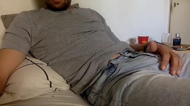 Snapshot of BADGUY2021 chatting on 17, 10, 2025 BADGUY2021 online show from 17, 10, 2025