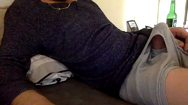 Snapshot of BADGUY2021 chatting on 20, 12, 2025 BADGUY2021 online show from 20, 12, 2025