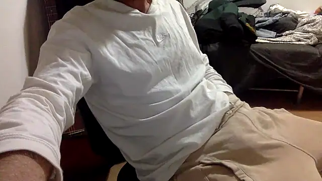 Snapshot of BADGUY2021 chatting on 15, 1, 2026 BADGUY2021 online show from 15, 1, 2026