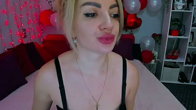 LunaBellucci online show from 6, 2, 2026