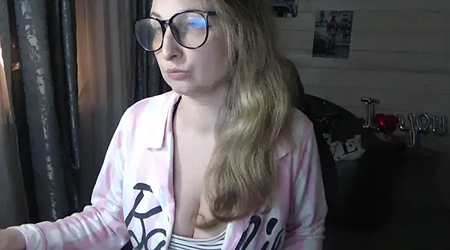 RubiLakros online show from 5, 3, 2025