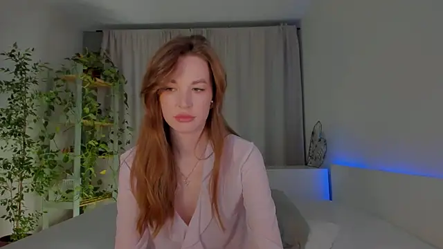 Snapshot of Masha_01 chatting on 18, 11, 2025 Masha 01 online show from 18, 11, 2025