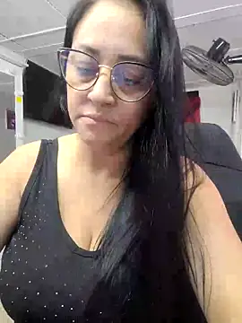 Snapshot of Ameliarizo chatting on 2, 4, 2026 Ameliarizo online show from 2, 4, 2026