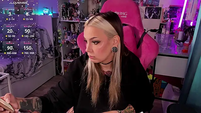 ChloeKohaku online show from 23, 9, 2025