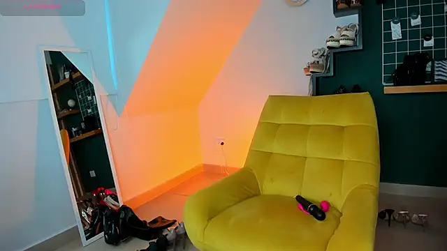 Ashley leon  online show from 1, 2, 2026