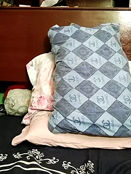 QueenSoreal online show from 6, 4, 2026