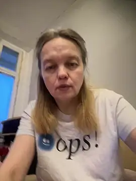 Snapshot of Susanel chatting on 1, 1, 2025 Susanel online show from 1, 1, 2025