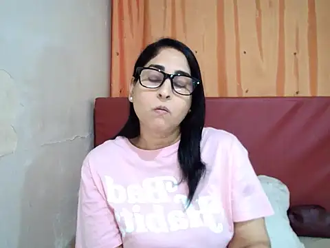 Snapshot of Indiankushy chatting on 30, 10, 2025 Indiankushy online show from 30, 10, 2025
