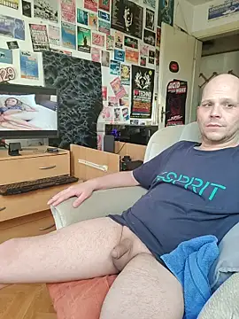 Snapshot of hardcap chatting on 3, 11, 2025 hardcap online show from 3, 11, 2025