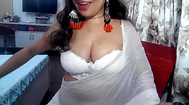 Snapshot of yourradhika chatting on 3, 2, 2025 yourradhika online show from 3, 2, 2025