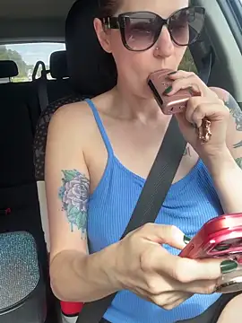 lolabunny9 online show from 28, 3, 2026