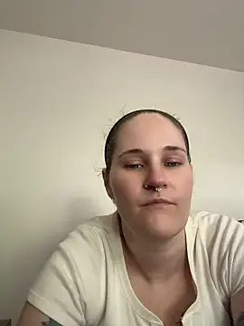 Snapshot of lolabunny9 chatting on 5, 7, 2026 lolabunny9 online show from 5, 7, 2026