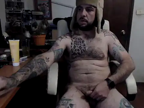 Snapshot of pose14 chatting on 7, 7, 2026 pose14 online show from 7, 7, 2026