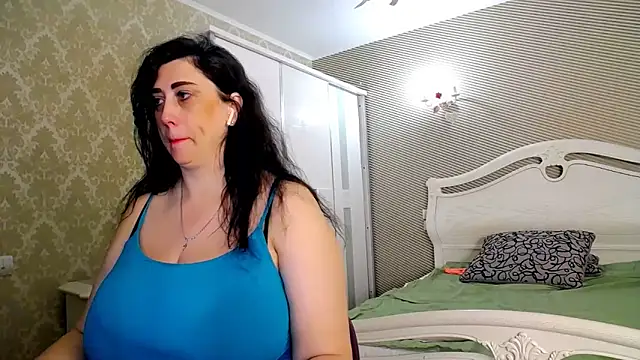 Evelyn Shy online show from 7, 4, 2026