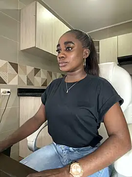 cristaaalclocks1 online show from 12, 3, 2025