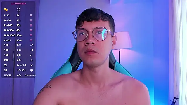 Snapshot of LeaneSeb chatting on 25, 2, 2026 LeaneSeb online show from 25, 2, 2026