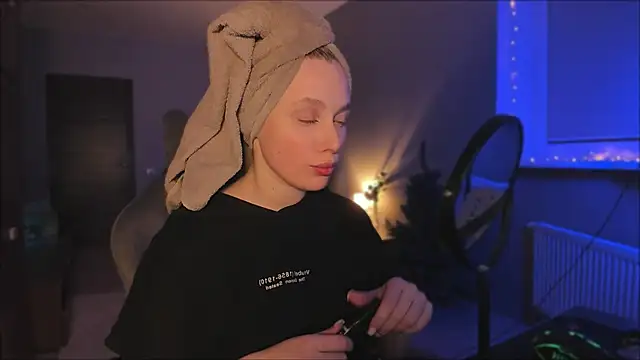 Snapshot of Rachel_Ro chatting on 15, 12, 2024 Rachel Ro online show from 15, 12, 2024