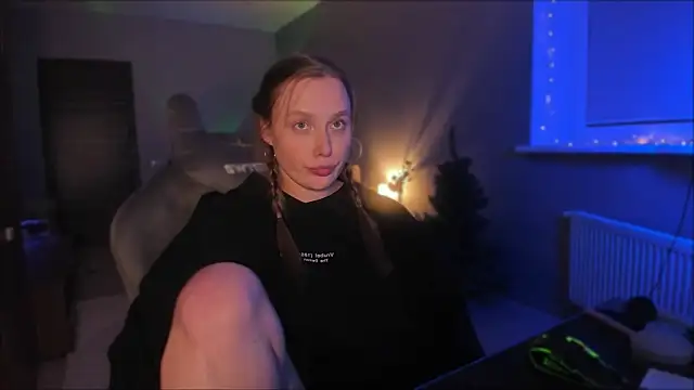 Snapshot of Rachel_Ro chatting on 18, 12, 2024 Rachel Ro online show from 18, 12, 2024