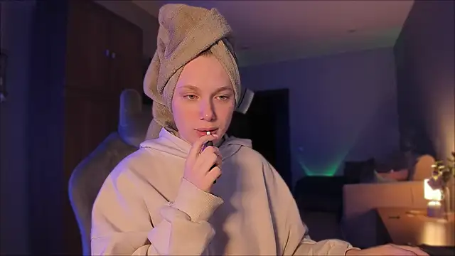 Snapshot of Rachel_Ro chatting on 20, 12, 2024 Rachel Ro online show from 20, 12, 2024