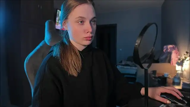 Snapshot of Rachel_Ro chatting on 10, 1, 2025 Rachel Ro online show from 10, 1, 2025