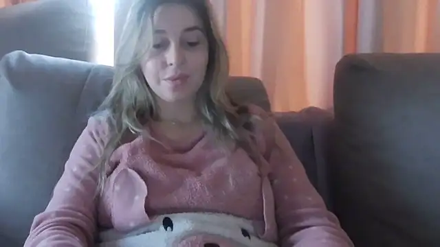 Aliss Hottie online show from 5, 1, 2025