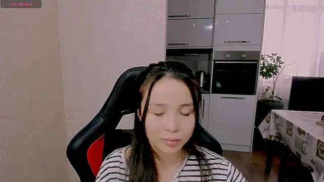 AyaMoon online show from 3, 12, 2025