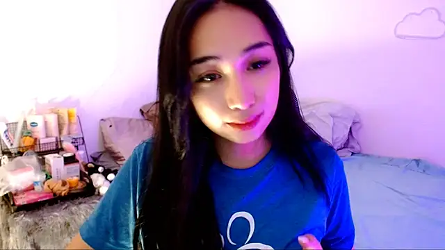 SweetLilly 18 online show from 2, 11, 2025