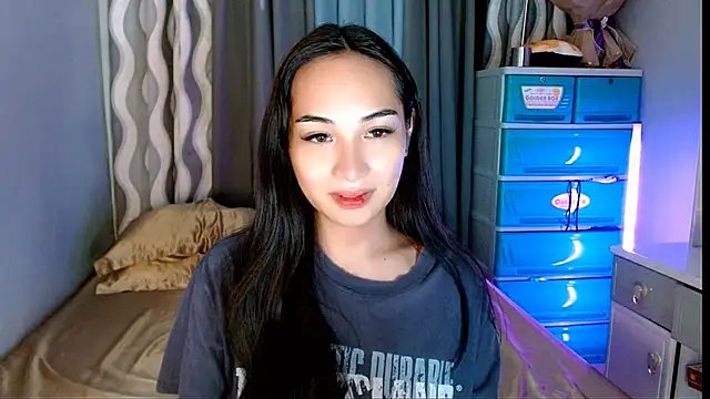 SweetLilly 18 online show from 3, 6, 2026