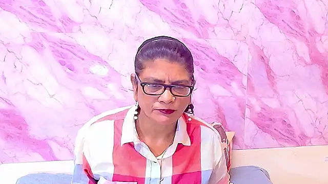 Snapshot of IndianAllure chatting on 6, 11, 2025 IndianAllure online show from 6, 11, 2025