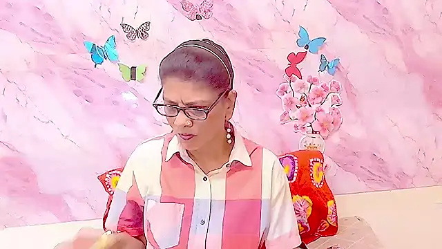 Snapshot of IndianAllure chatting on 27, 11, 2025 IndianAllure online show from 27, 11, 2025