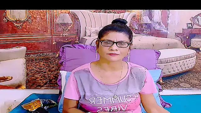 Snapshot of IndianAllure chatting on 10, 6, 2026 IndianAllure online show from 10, 6, 2026