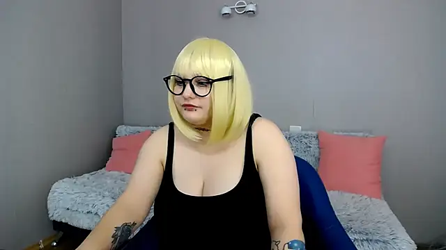 Estheri online show from 14, 3, 2025