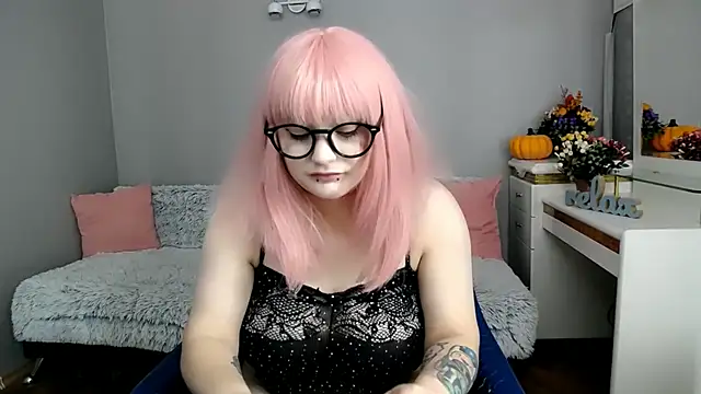 Estheri online show from 17, 11, 2025