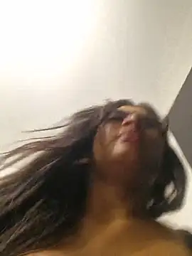 Snapshot of DAELAA chatting on 3, 2, 2025 DAELAA online show from 3, 2, 2025