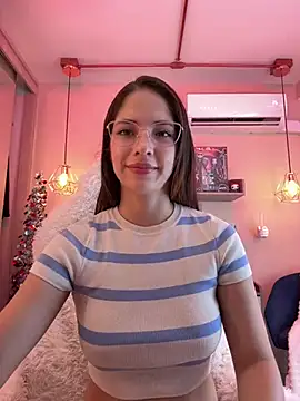 Snapshot of Zoe_Bae chatting on 6, 1, 2025 Zoe Bae online show from 6, 1, 2025