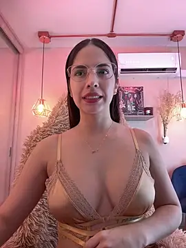 Snapshot of Zoe_Bae chatting on 17, 1, 2025 Zoe Bae online show from 17, 1, 2025