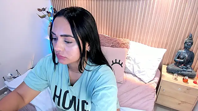 AMELIE xx online show from 9, 1, 2025