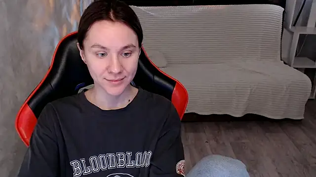 Mila Jon online show from 2, 12, 2025