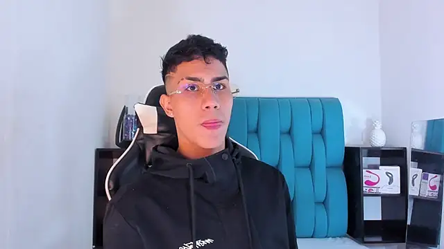 Snapshot of AlanNaughty chatting on 6, 3, 2025 AlanNaughty online show from 6, 3, 2025