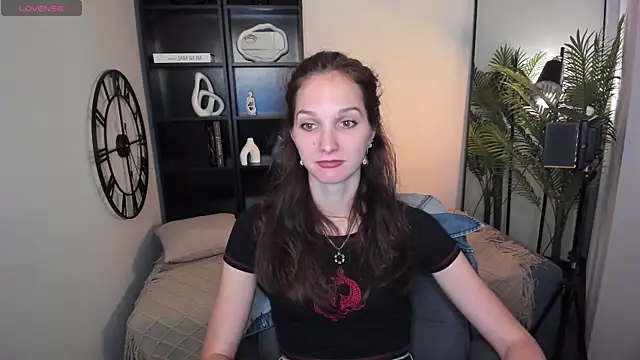 Snapshot of MirandaGlow chatting on 20, 6, 2026 MirandaGlow online show from 20, 6, 2026