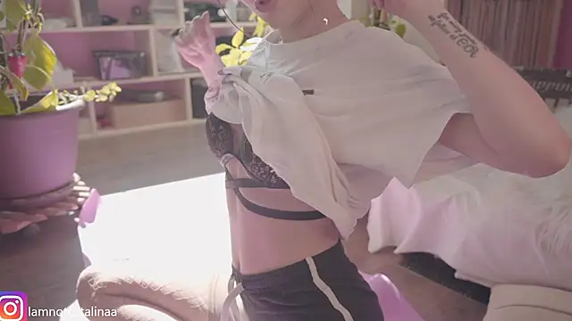 Snapshot of YourBabyPearl chatting on 10, 3, 2025 YourBabyPearl online show from 10, 3, 2025