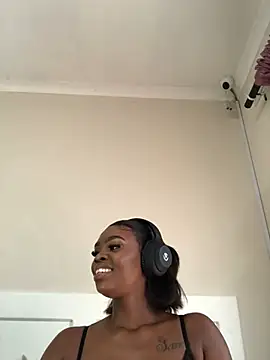 LuciousLips96 online show from 4, 2, 2025